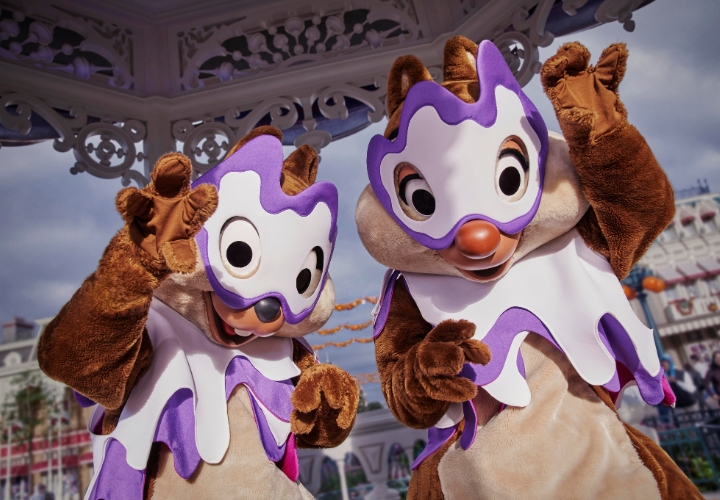 MagicBreaks Experience Disney Halloween Festival carousel banner